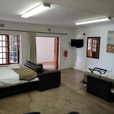 Lifestyle Corner Guesthouse Musina Bagian luar foto
