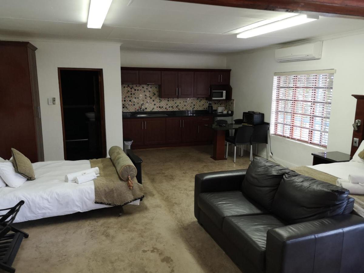 Lifestyle Corner Guesthouse Musina Bagian luar foto
