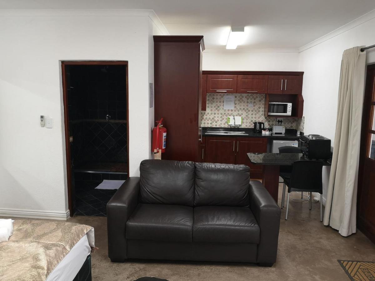 Lifestyle Corner Guesthouse Musina Bagian luar foto